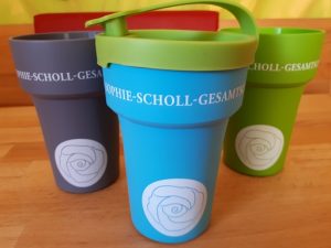 Read more about the article Erster Mehrwegbecher des Fördervereins für Sophie Scholl Schule